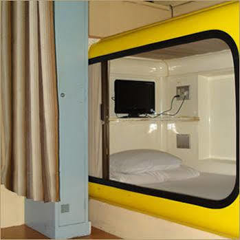 Capsule Hotel Shonan Fujisawa Bagian luar foto